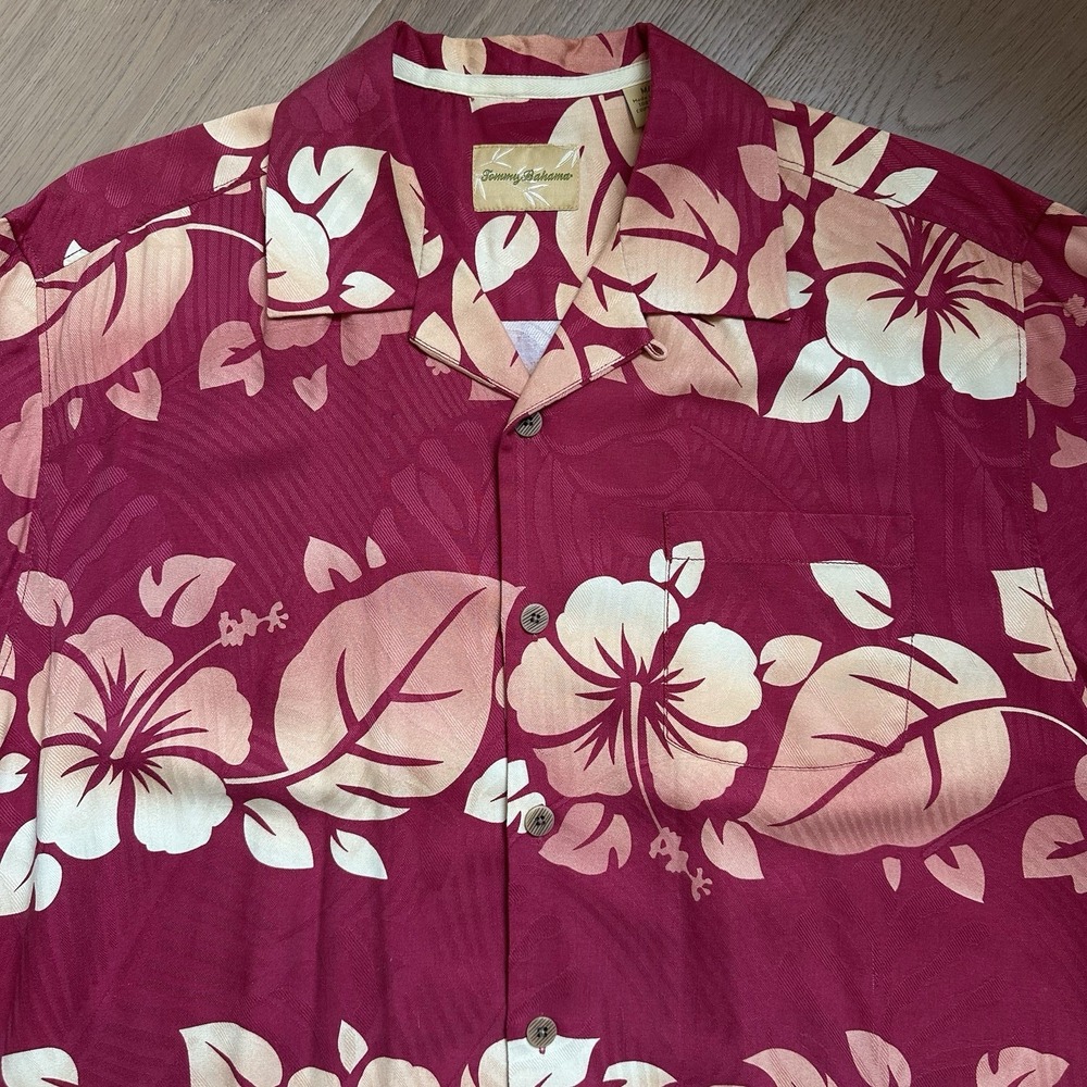 Tommy Bahama Men's 100% Silk Short Sleeve Camp‎ Shirt Red Floral Medium